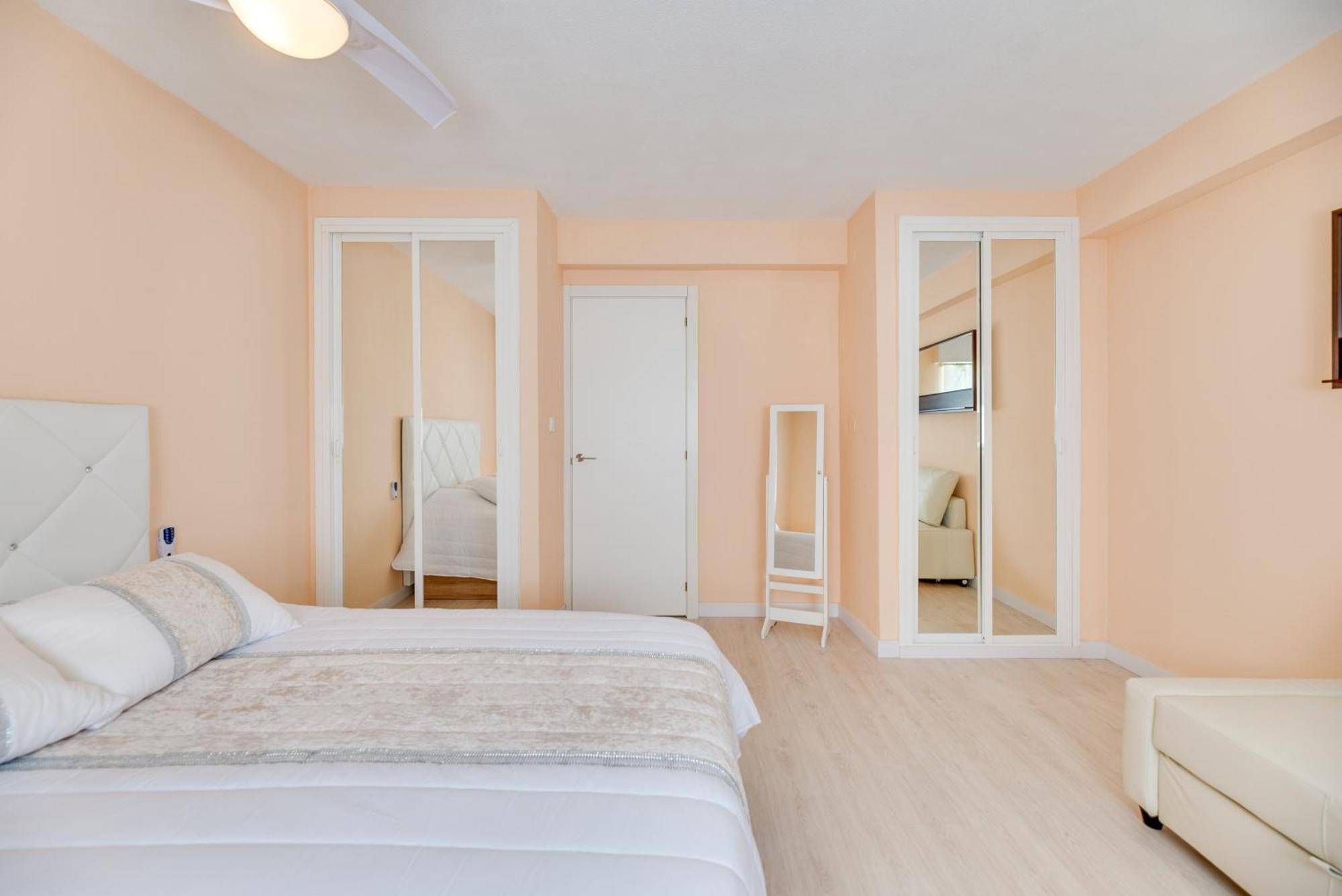 Flamingo 1 Bdr Beach 200 Meters Always Happy Benalmadena Apartment Exterior photo